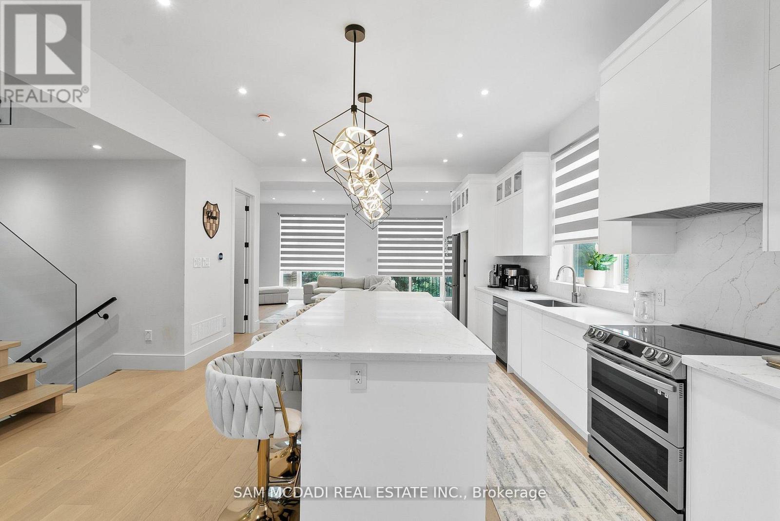 46 Cobblehill Road, Halton Hills, Ontario  L7J 1N9 - Photo 7 - W12831882