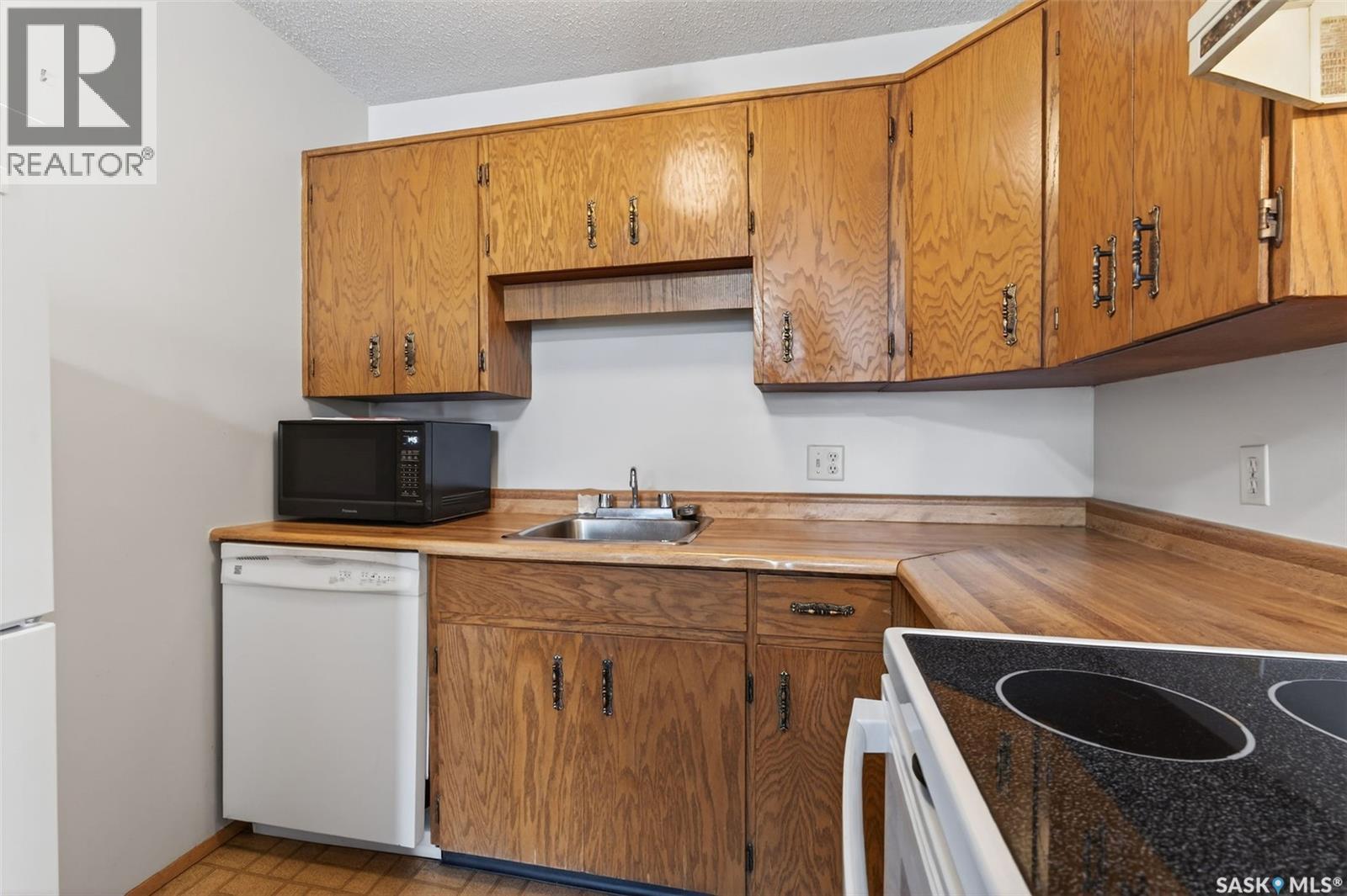 304 314 11th Street E, Prince Albert, Saskatchewan  S6V 1A5 - Photo 14 - SK029405