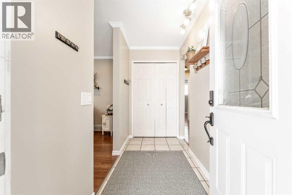 804 68 Avenue Nw, Calgary, Alberta  T2K 0N1 - Photo 2 - A2289620