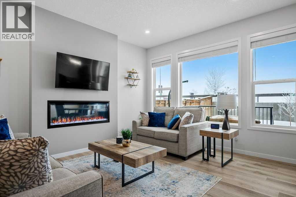 102 Creekside Way Sw, Calgary, Alberta  T2X 4A9 - Photo 5 - A2275504