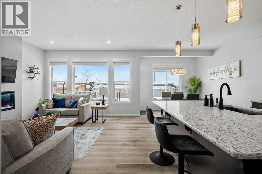 102 Creekside Way Sw, Calgary, Alberta  T2X 4A9 - Photo 3 - A2275504