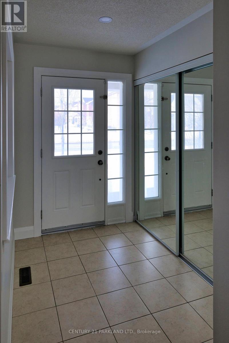 136 Gas Lamp Lane, Markham, Ontario  L6B 1K9 - Photo 10 - N12831896