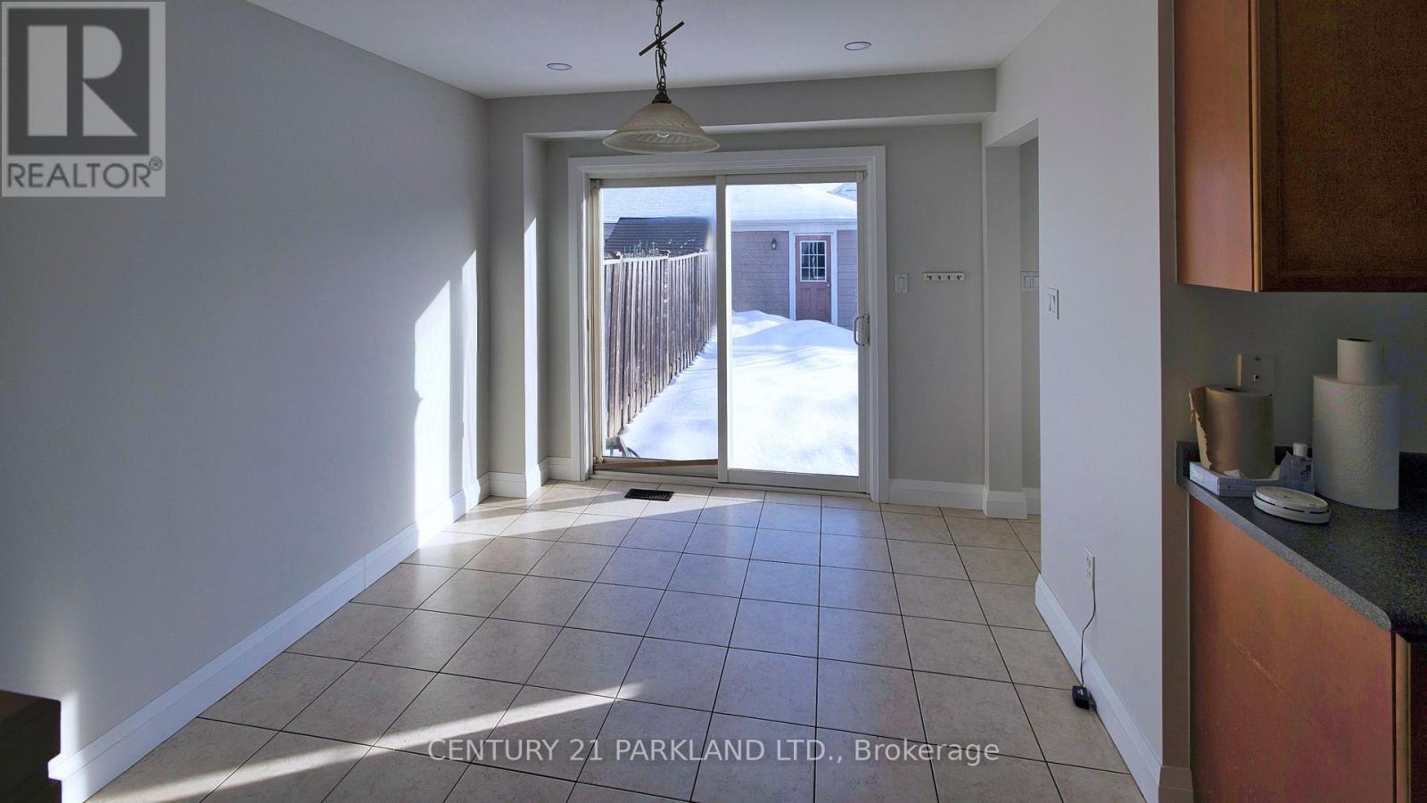 136 Gas Lamp Lane, Markham, Ontario  L6B 1K9 - Photo 7 - N12831896