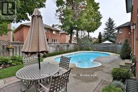 46 Elmsley Drive, Richmond Hill, Ontario  L4C 8N6 - Photo 15 - N12831900