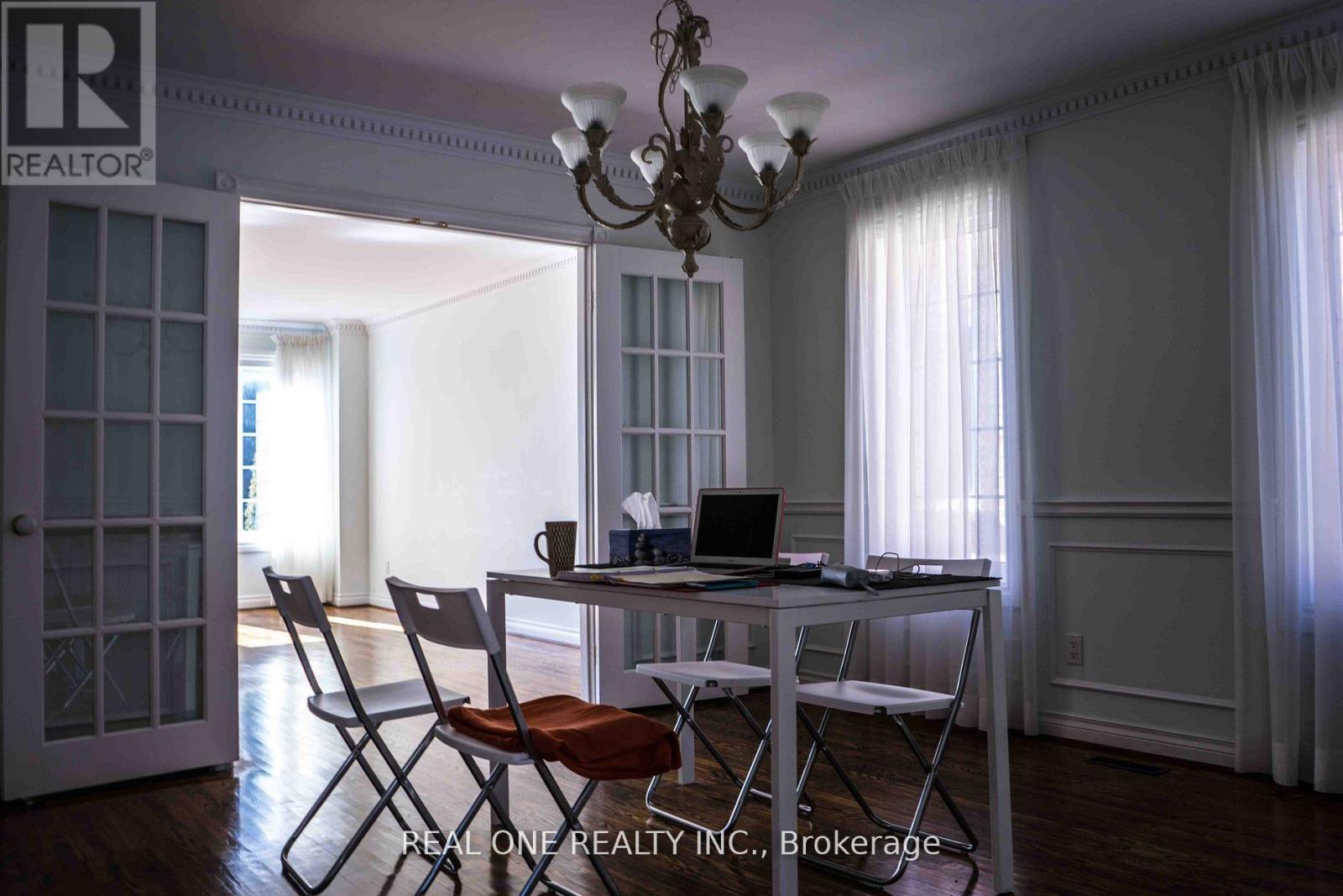 46 Elmsley Drive, Richmond Hill, Ontario  L4C 8N6 - Photo 3 - N12831900