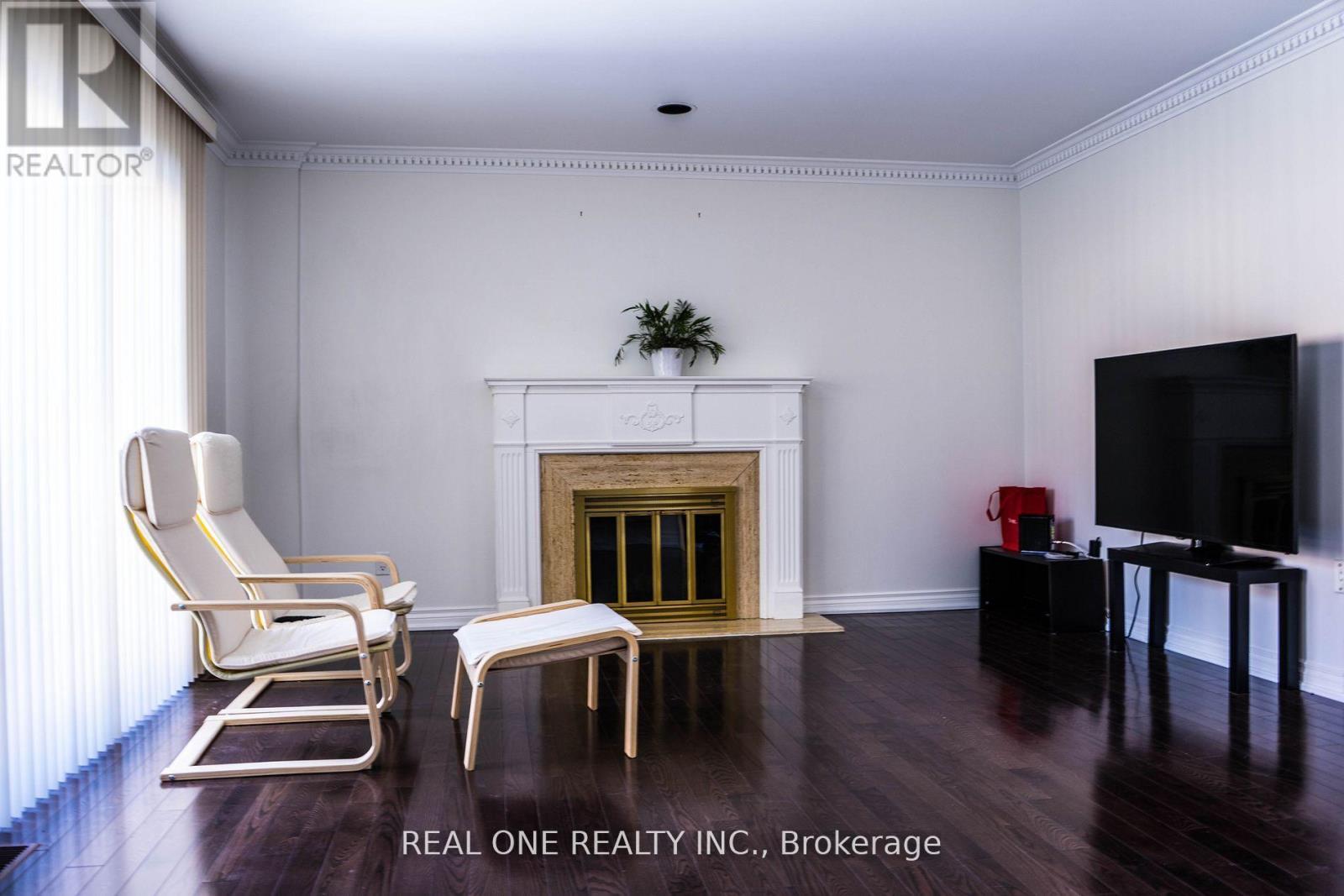 46 Elmsley Drive, Richmond Hill, Ontario  L4C 8N6 - Photo 5 - N12831900