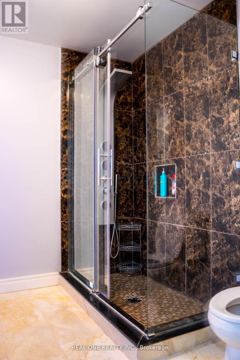 46 Elmsley Drive, Richmond Hill, Ontario  L4C 8N6 - Photo 6 - N12831900