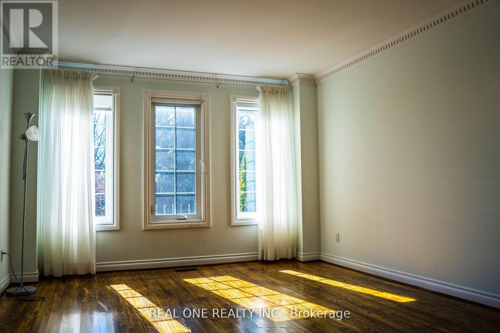 46 Elmsley Drive, Richmond Hill, Ontario  L4C 8N6 - Photo 7 - N12831900