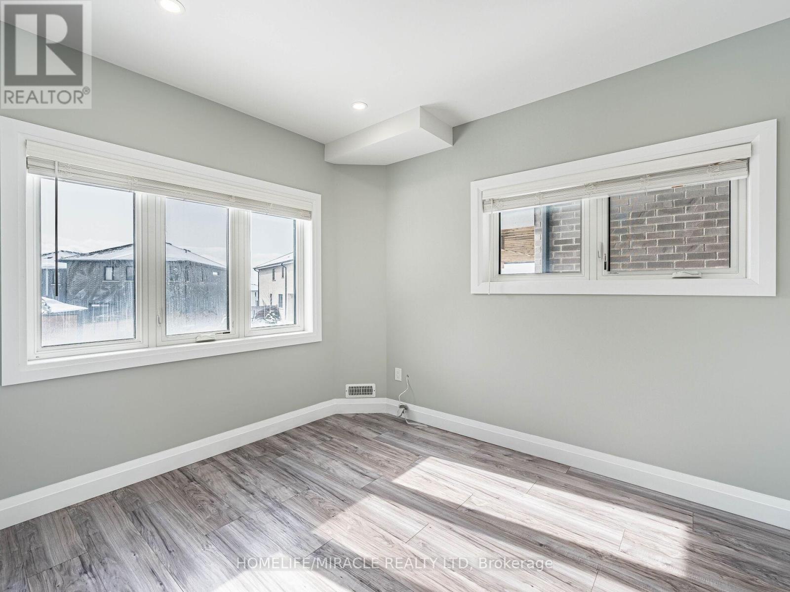 677 Thomas Slee Drive, Kitchener, Ontario  N2P 0J1 - Photo 42 - X12822478