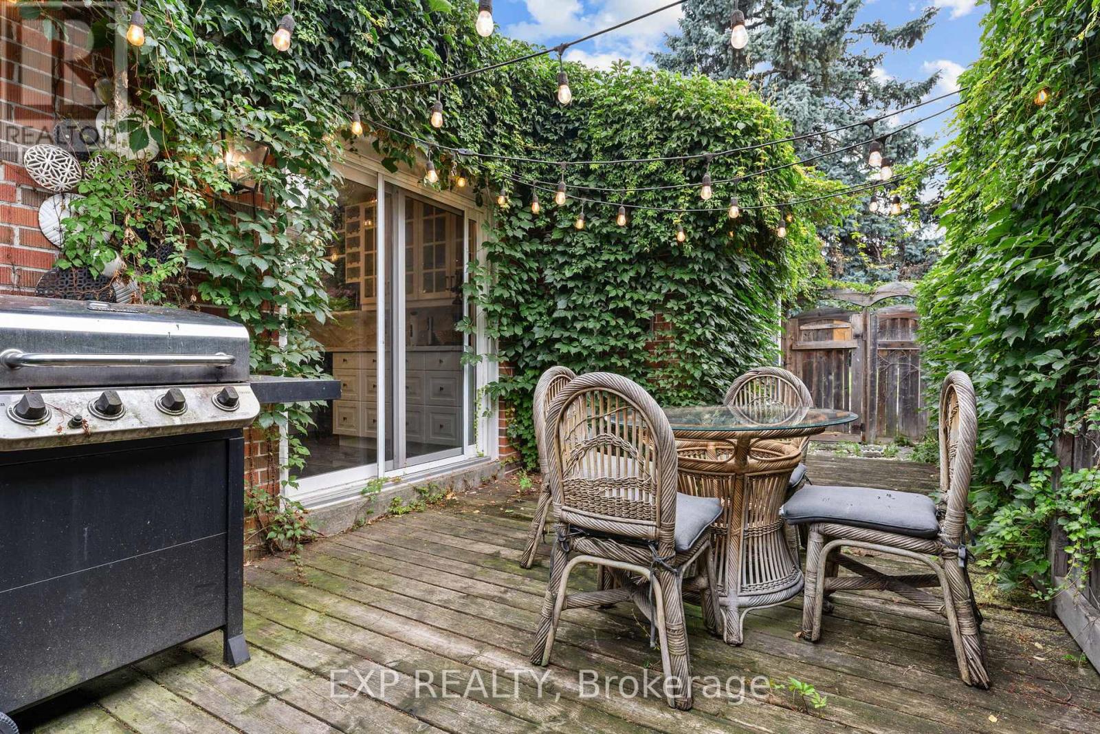 208 Glen Oak Drive, Oakville, Ontario  L6K 2J2 - Photo 32 - W12831894