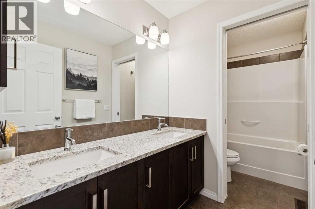 26 Mount Rae Terrace, Okotoks, Alberta  T1S 0M6 - Photo 30 - A2283093