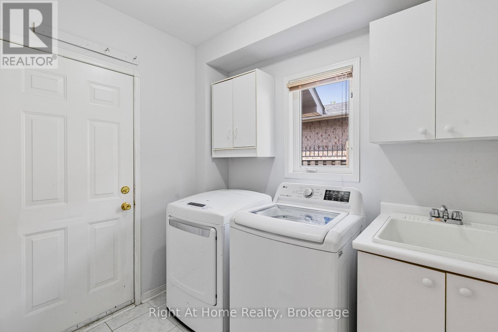 2405 Eden Valley Drive, Oakville, Ontario  L6H 6K9 - Photo 17 - W12831922