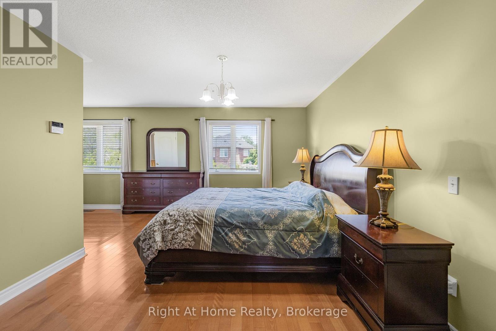 2405 Eden Valley Drive, Oakville, Ontario  L6H 6K9 - Photo 21 - W12831922