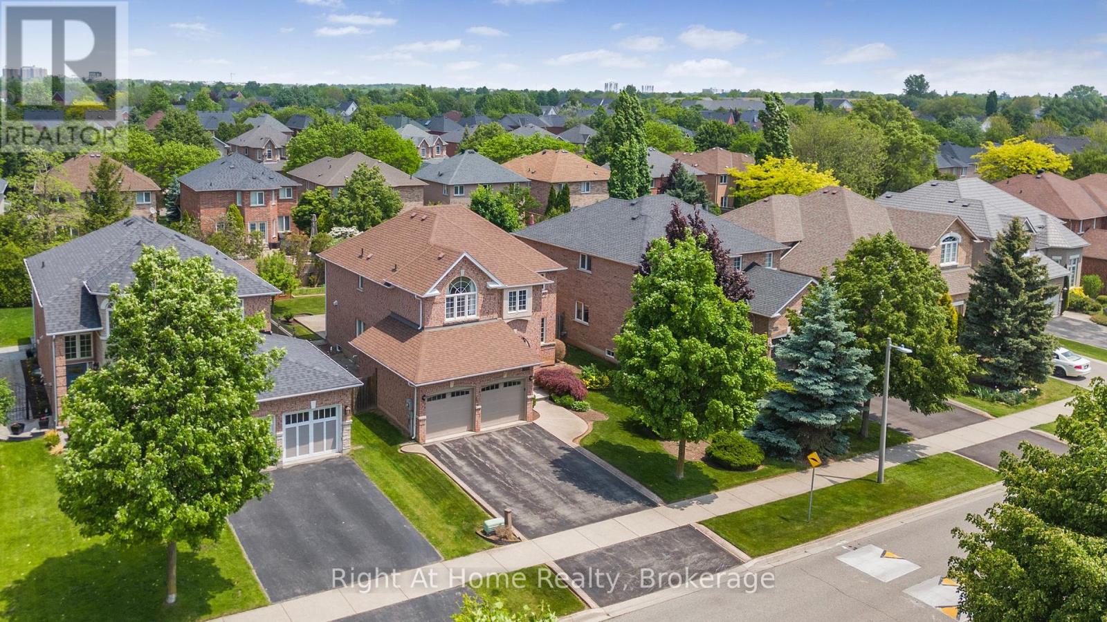 2405 Eden Valley Drive, Oakville, Ontario  L6H 6K9 - Photo 36 - W12831922