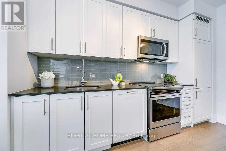 2719 - 4055 Parkside Village Drive, Mississauga, Ontario  L5B 0K8 - Photo 8 - W12825766