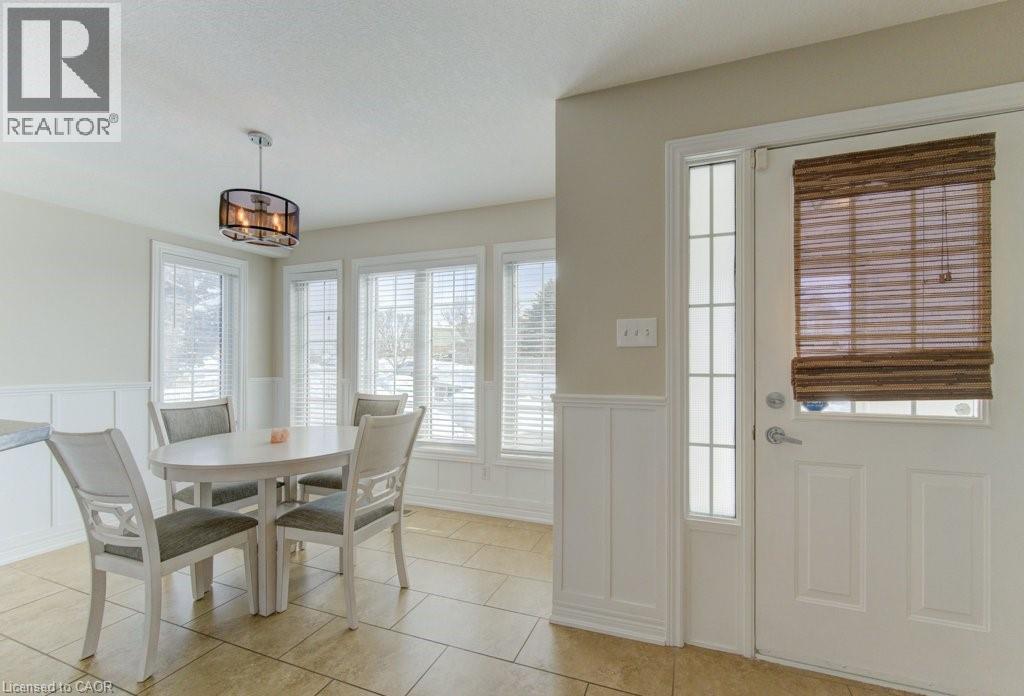 404 Wake Robin Crescent, Kitchener, Ontario  N2E 3L6 - Photo 3 - 40804886