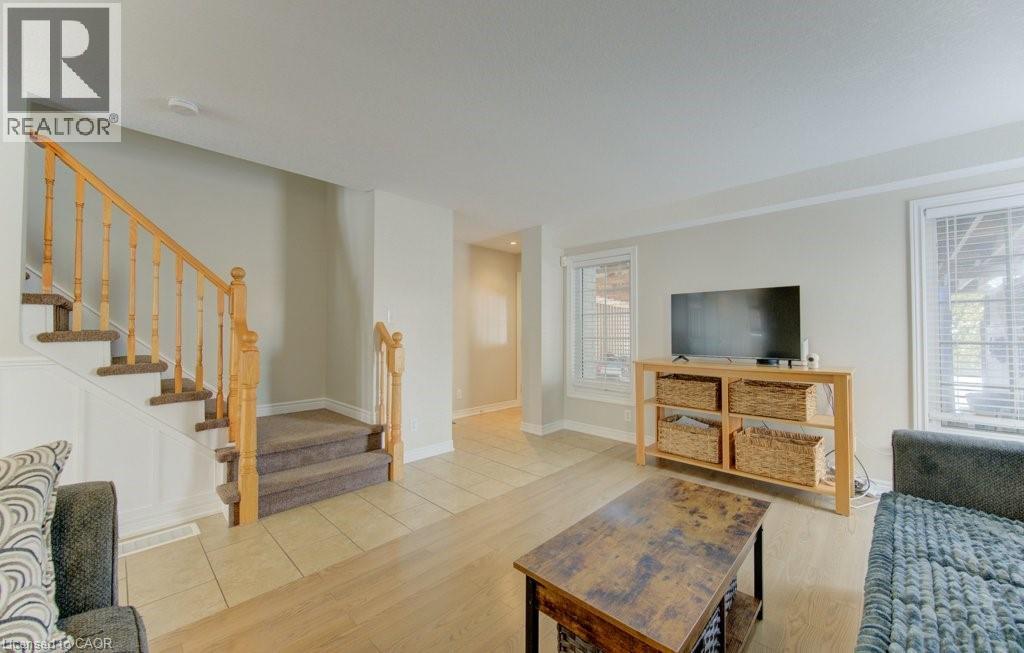 404 Wake Robin Crescent, Kitchener, Ontario  N2E 3L6 - Photo 9 - 40804886