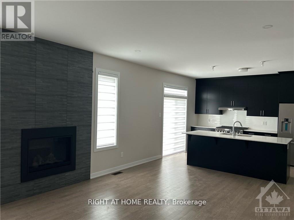 405 Applalachain Circle, Ottawa, Ontario K2C 3H2 - Photo 4 - X12831914