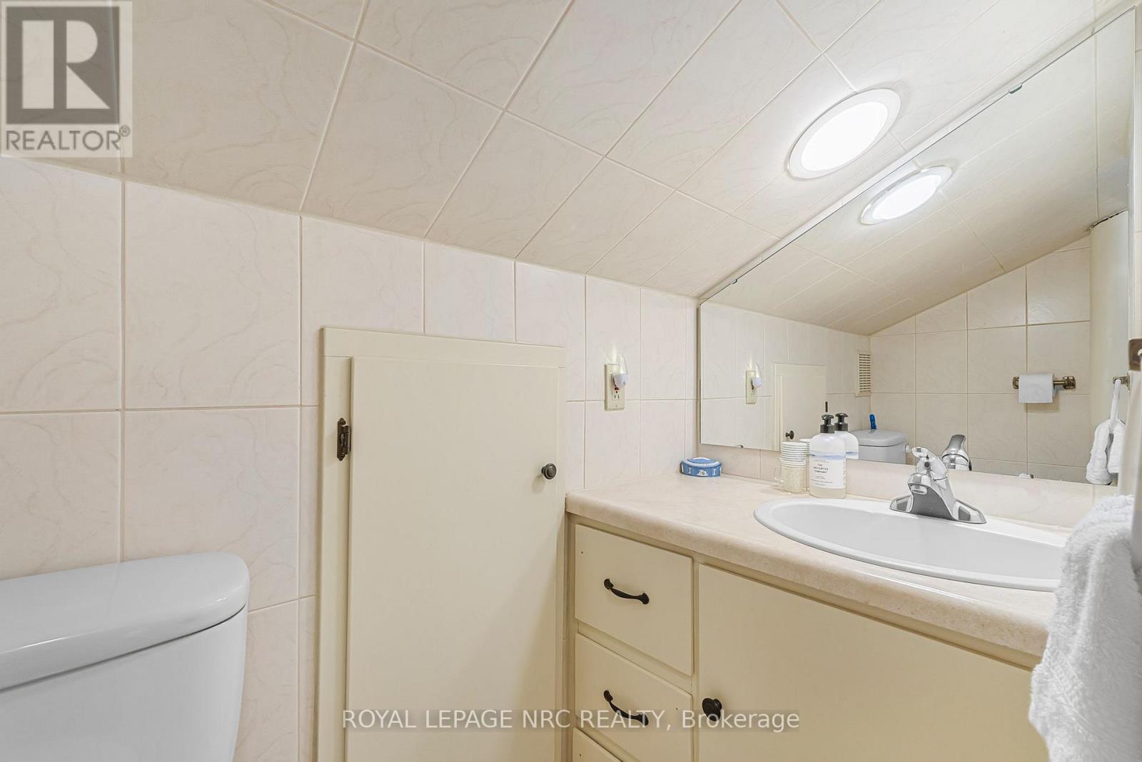 119 Adelaide Street, Port Colborne, Ontario  L3K 2W4 - Photo 28 - X12831916