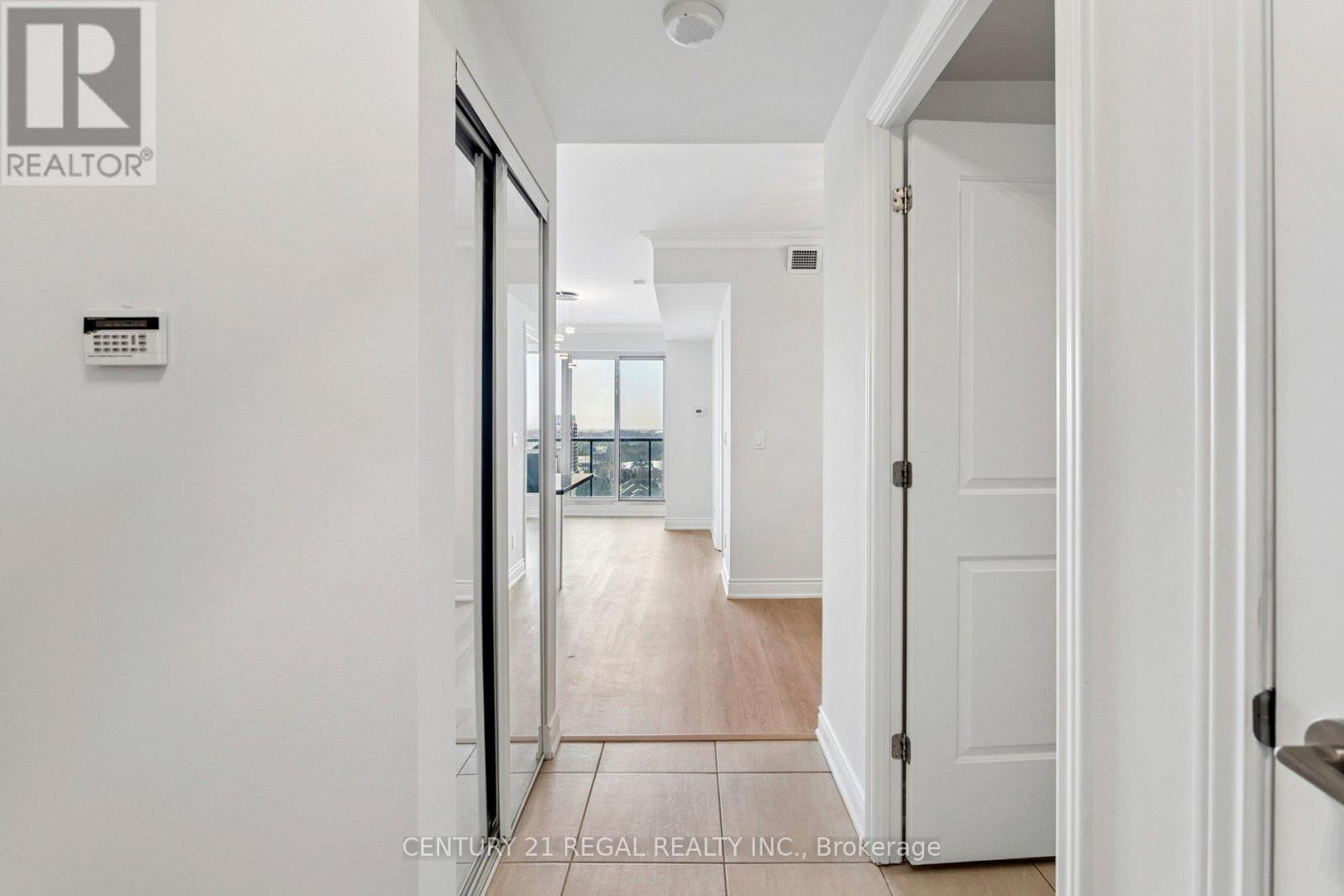 1206b - 9090 Yonge Street, Richmond Hill, Ontario L4C 0Z1 - Photo 4 - N12831918