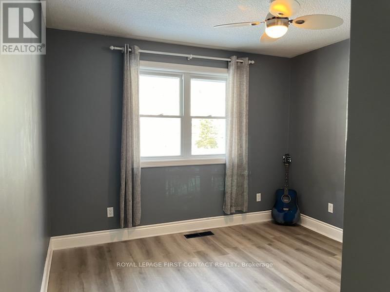 20 Belmont Crescent, Springwater (Midhurst), Ontario  L0L 1X0 - Photo 11 - S12831908