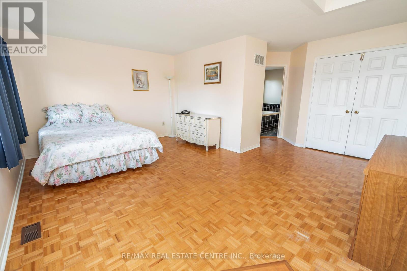 7 Curry Crescent, Halton Hills, Ontario  L7G 5L4 - Photo 21 - W12800518