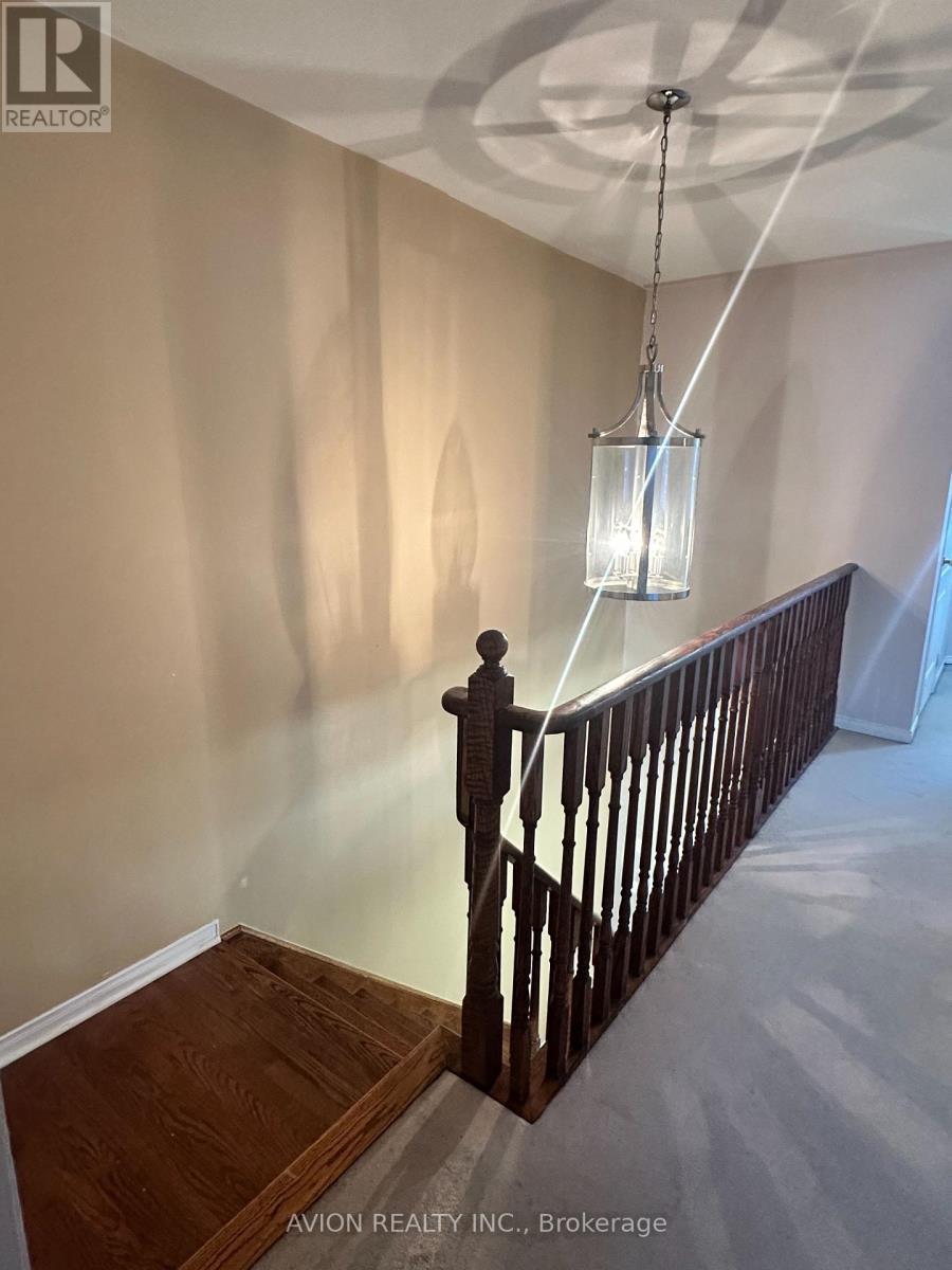 3046 Mission Hill Drive, Mississauga, Ontario  L5M 0C1 - Photo 17 - W12831924