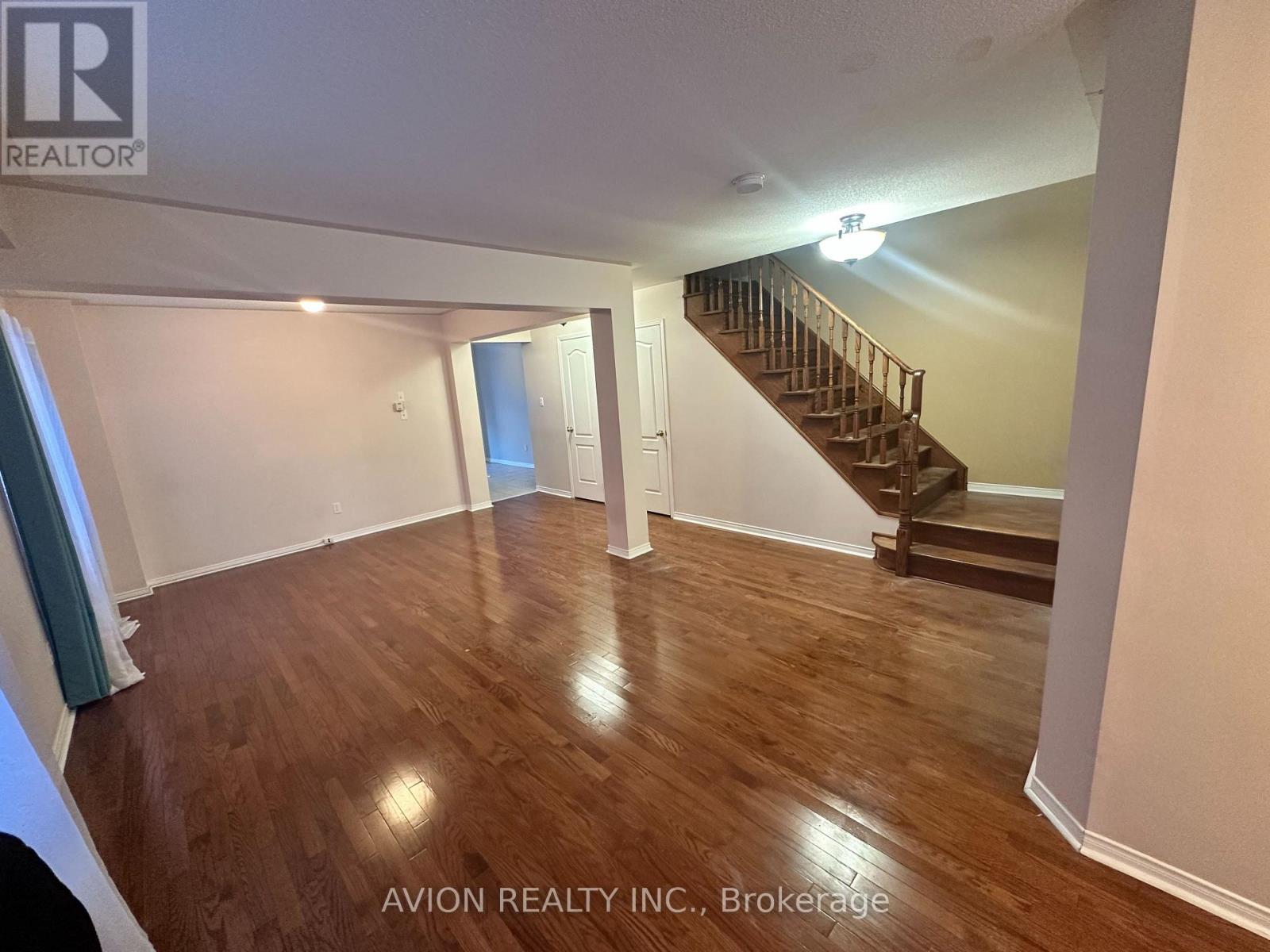 3046 Mission Hill Drive, Mississauga, Ontario  L5M 0C1 - Photo 4 - W12831924