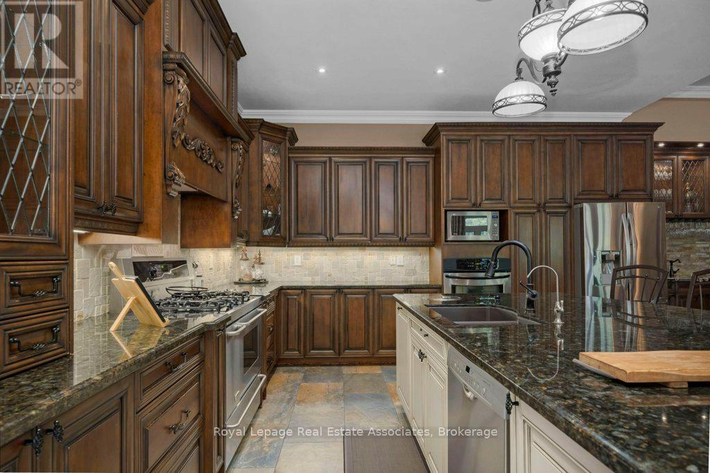 46 Scott Street, Brampton, Ontario  L6V 1S2 - Photo 11 - W12831930