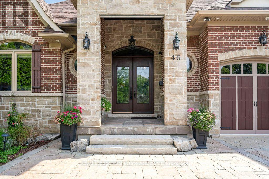 46 Scott Street, Brampton, Ontario  L6V 1S2 - Photo 3 - W12831930