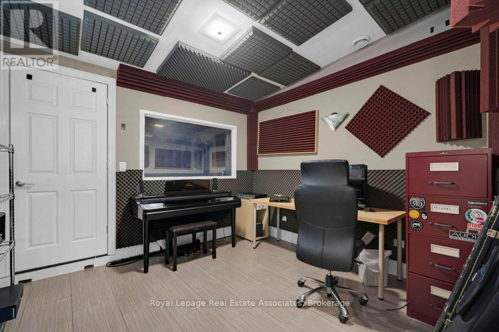 46 Scott Street, Brampton, Ontario  L6V 1S2 - Photo 31 - W12831930