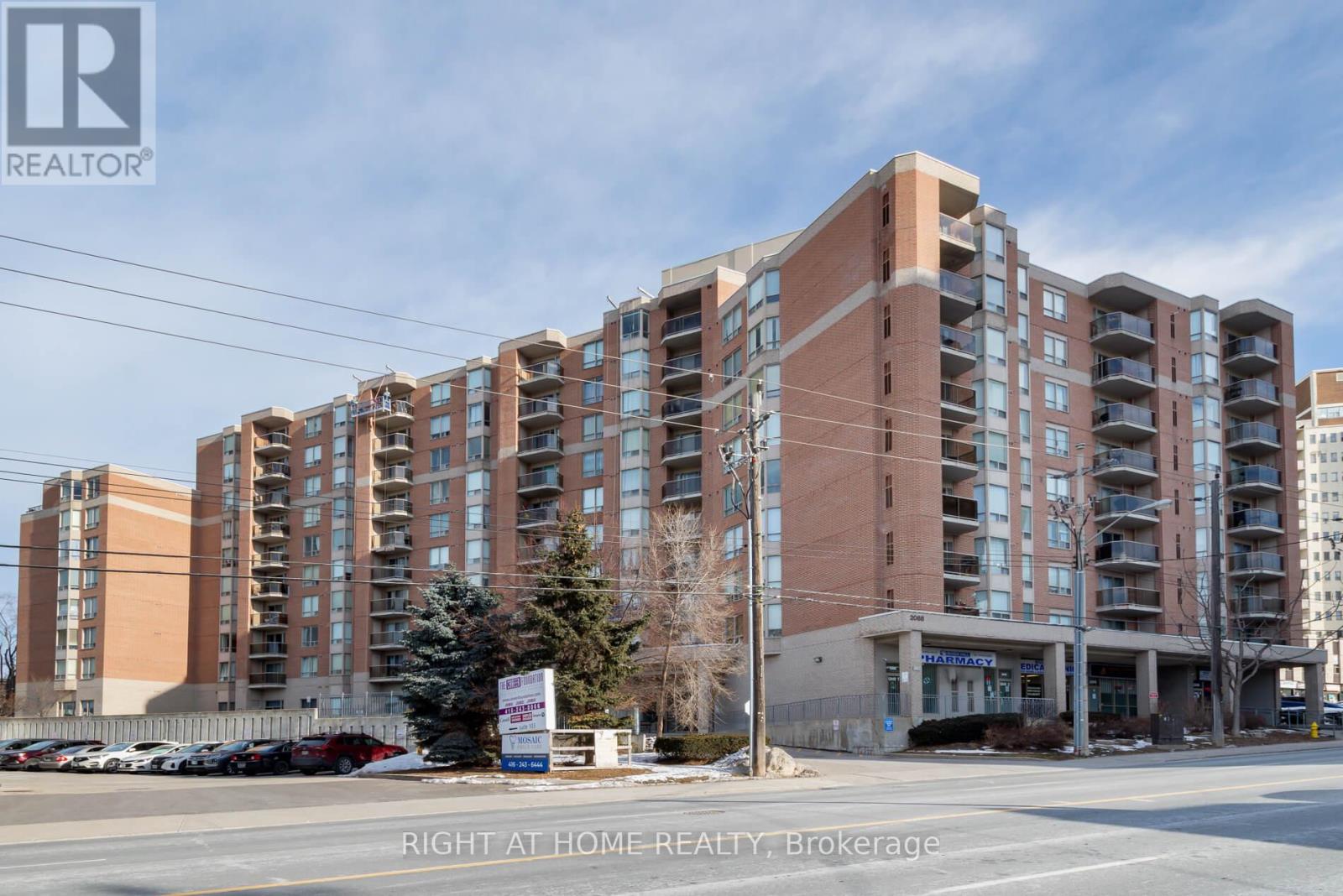 202 - 2088 LAWRENCE AVENUE W, Toronto, Ontario