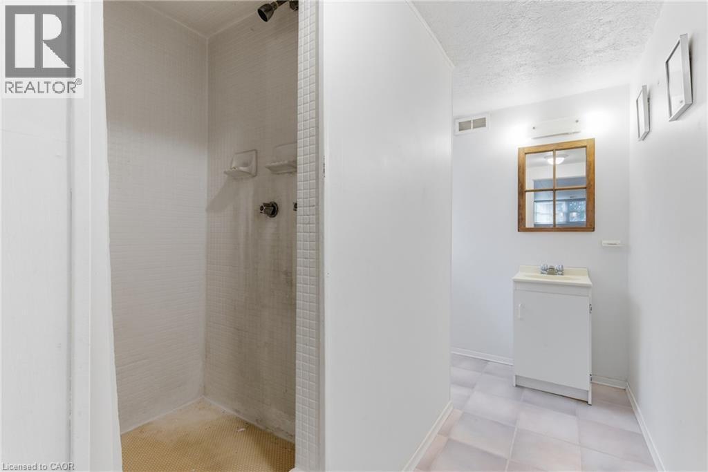 3 Vanderwood Court, Stoney Creek, Ontario  L8G 2Y5 - Photo 32 - 40807168