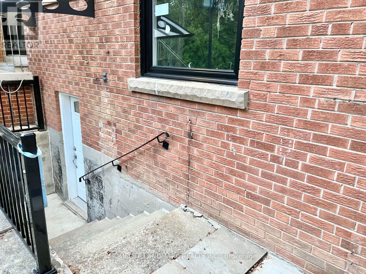 159 Cocksfield Avenue, Toronto, Ontario  M3H 3T4 - Photo 3 - C12831948