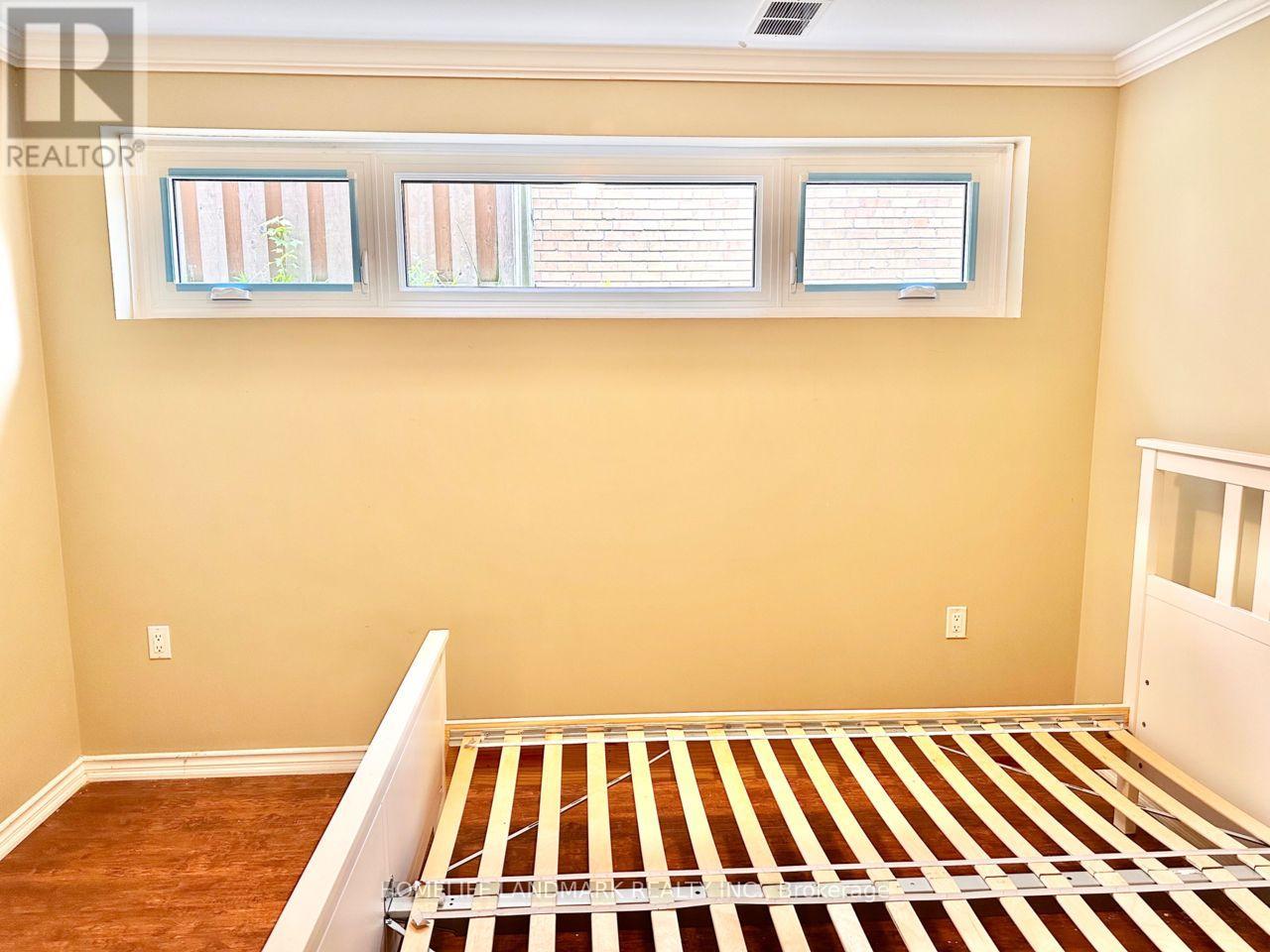 159 Cocksfield Avenue, Toronto, Ontario  M3H 3T4 - Photo 8 - C12831948