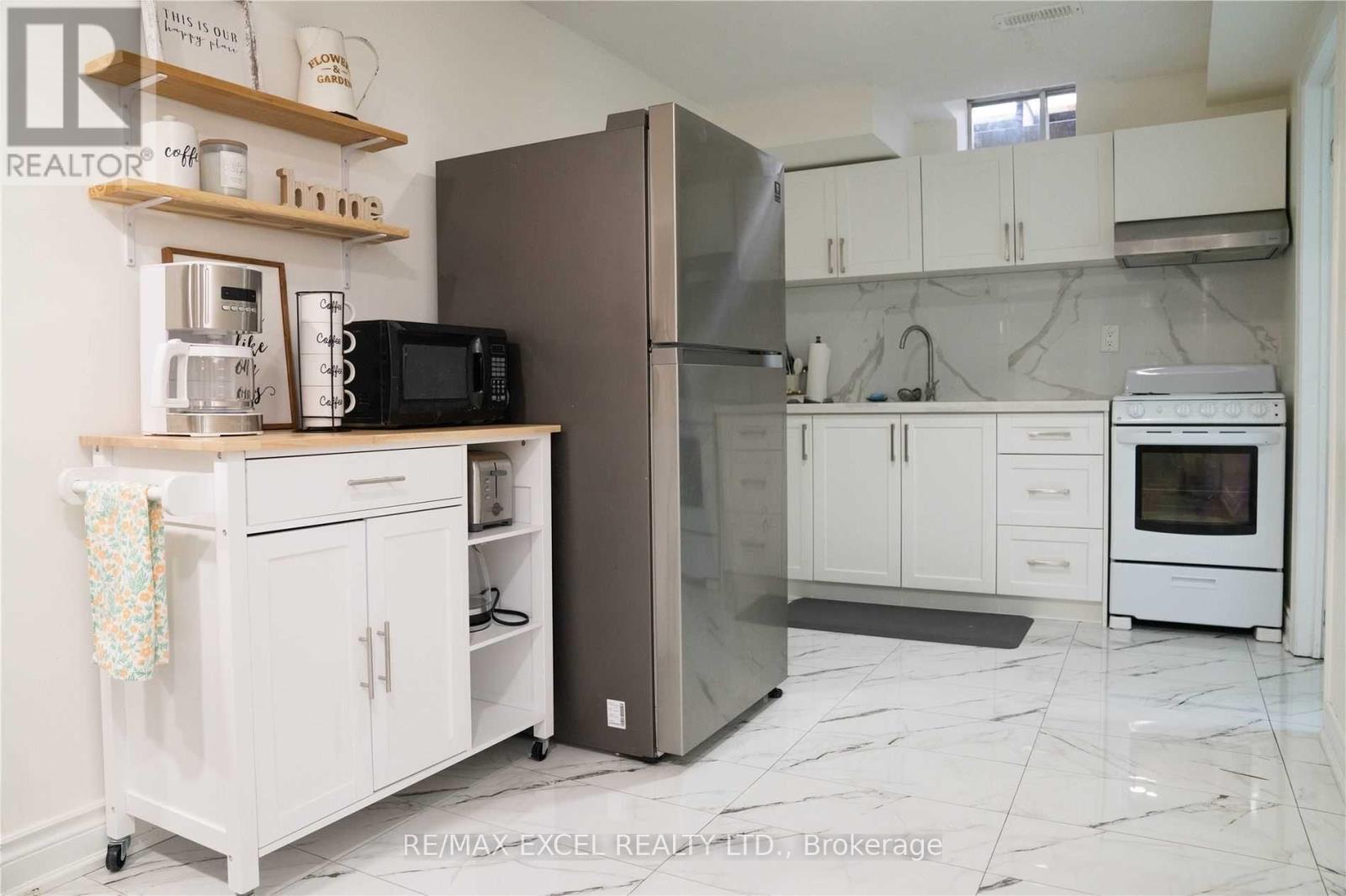 Basemen - 86 Bristol Road, Newmarket (Bristol-London), Ontario  L3Y 8B5 - Photo 3 - N12831958