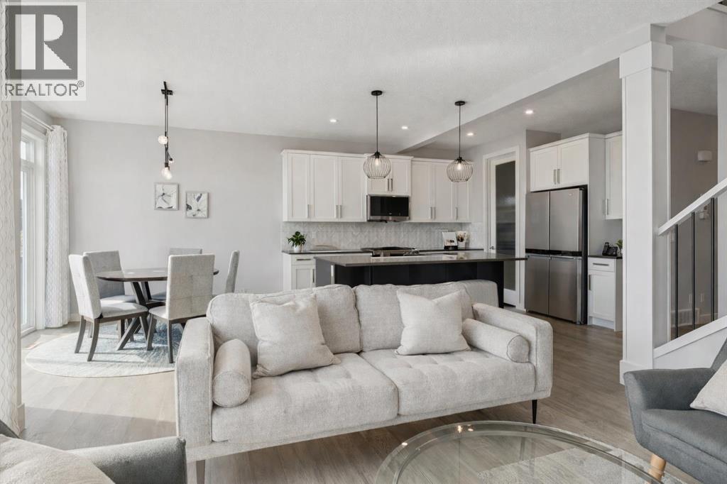 363 Precedence Hill, Cochrane, Alberta  T4C 2T7 - Photo 2 - A2270293