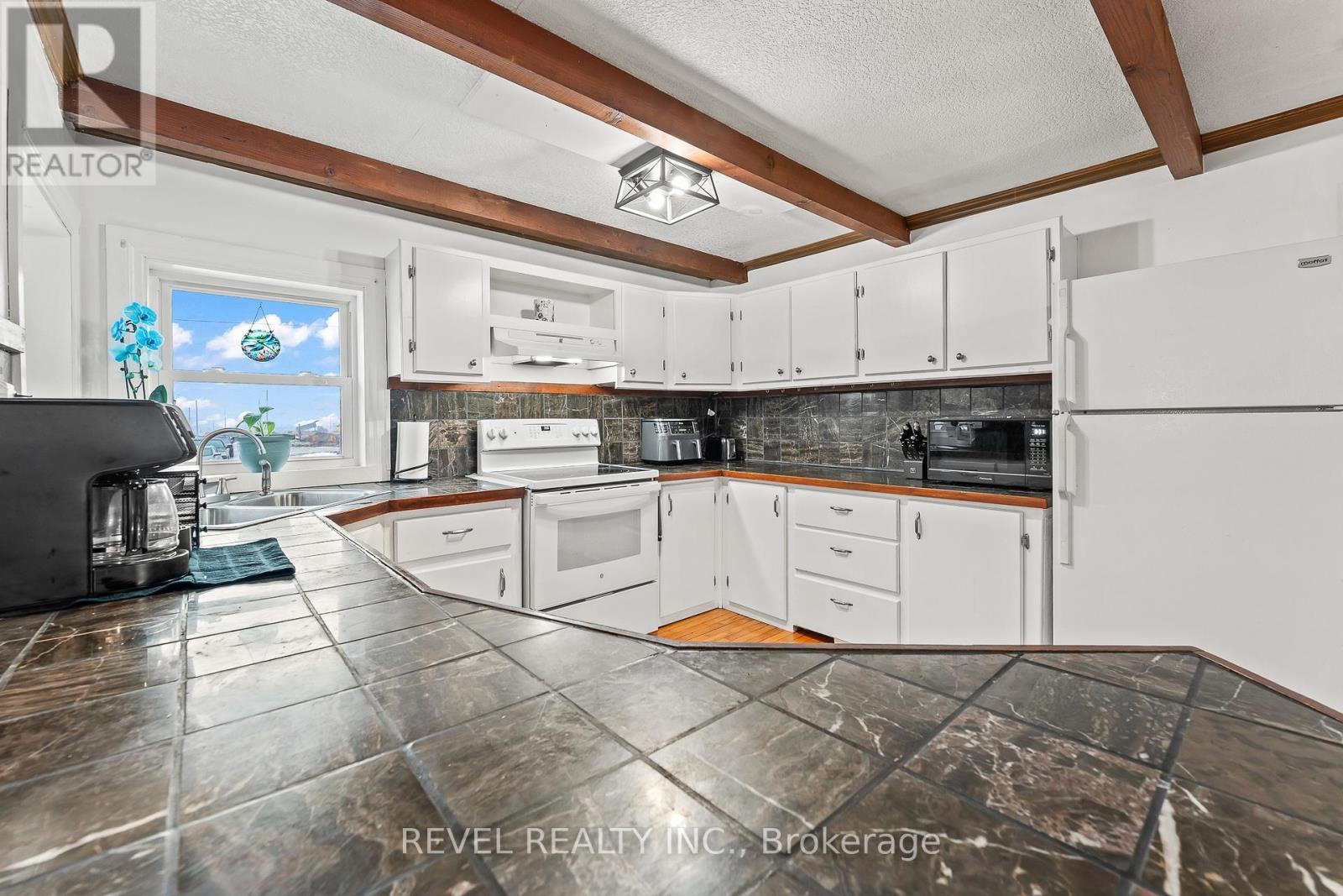 1407 Kottmeier Road, Thorold, Ontario  L3B 5N5 - Photo 10 - X12831950