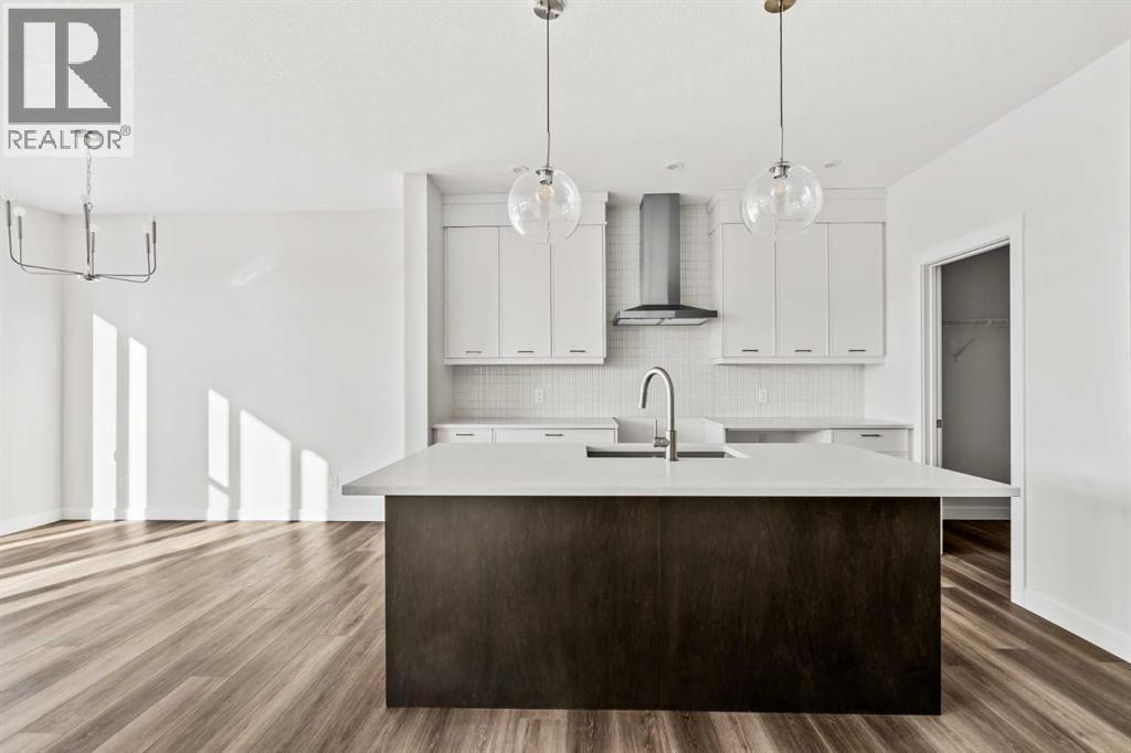 54 Lucas Place Nw, Calgary, Alberta  T3P 2E2 - Photo 8 - A2281734