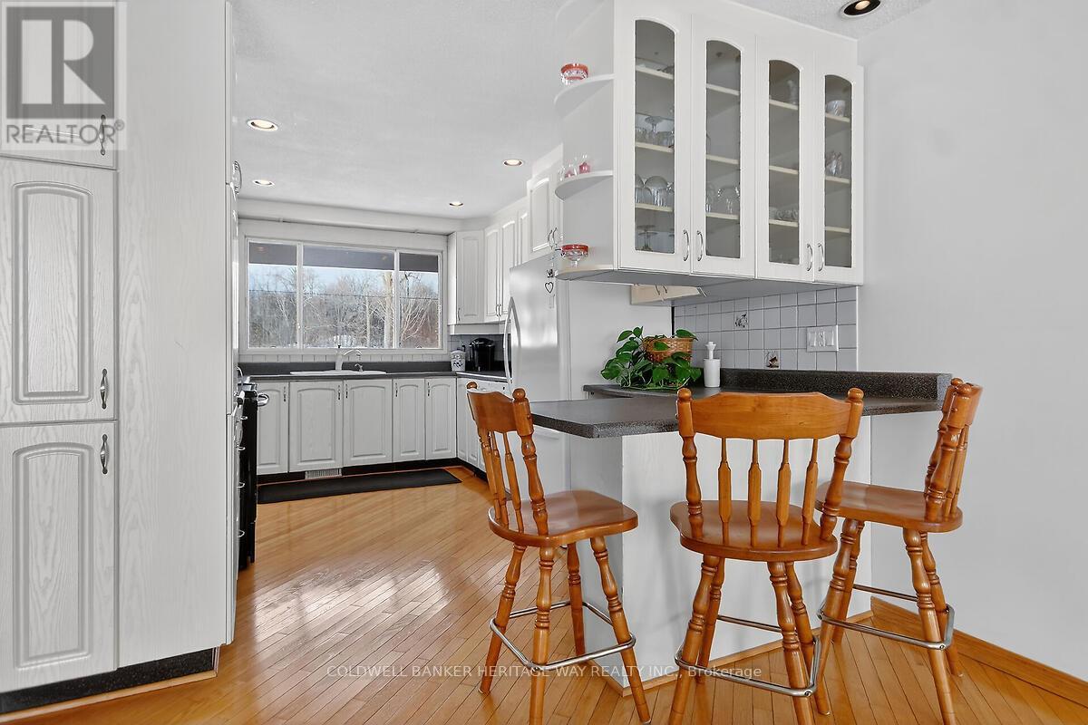 115 Cookes Shore Road, Drummond/north Elmsley, Ontario  K7C 4K7 - Photo 5 - X12831974