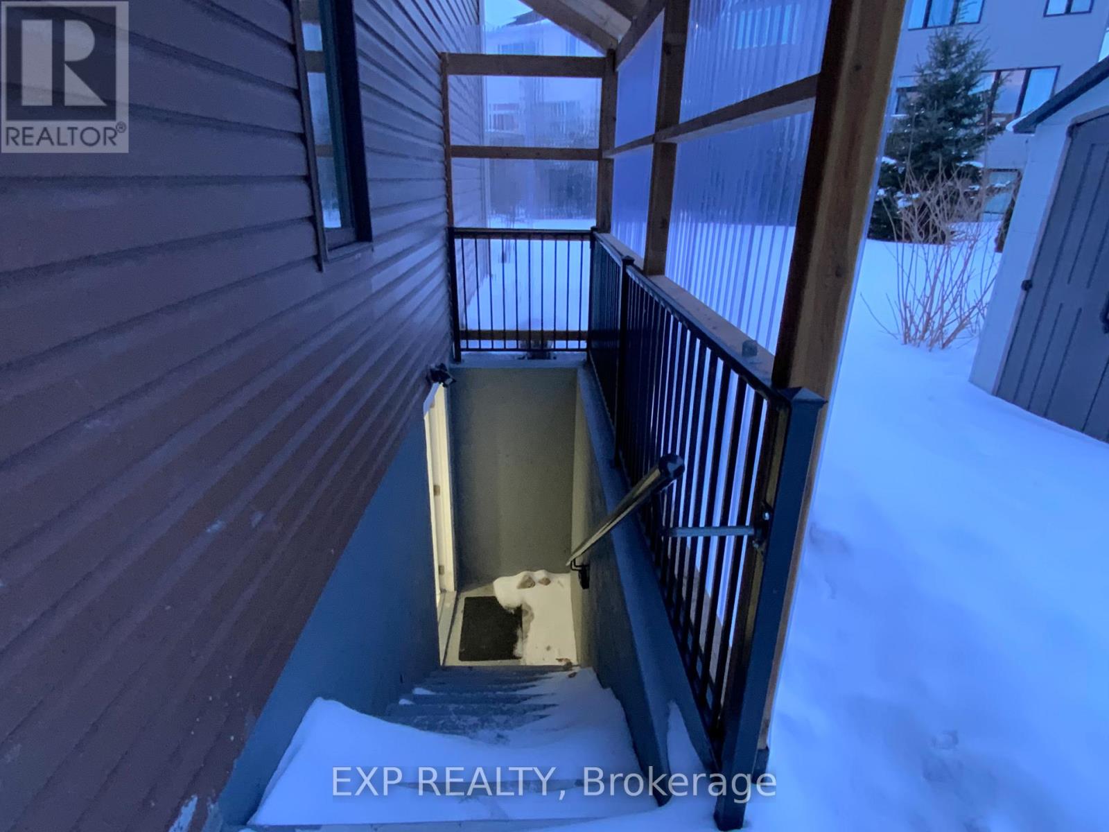 B - 923 Guinness Crescent, Ottawa, Ontario  K2C 3H2 - Photo 2 - X12831998