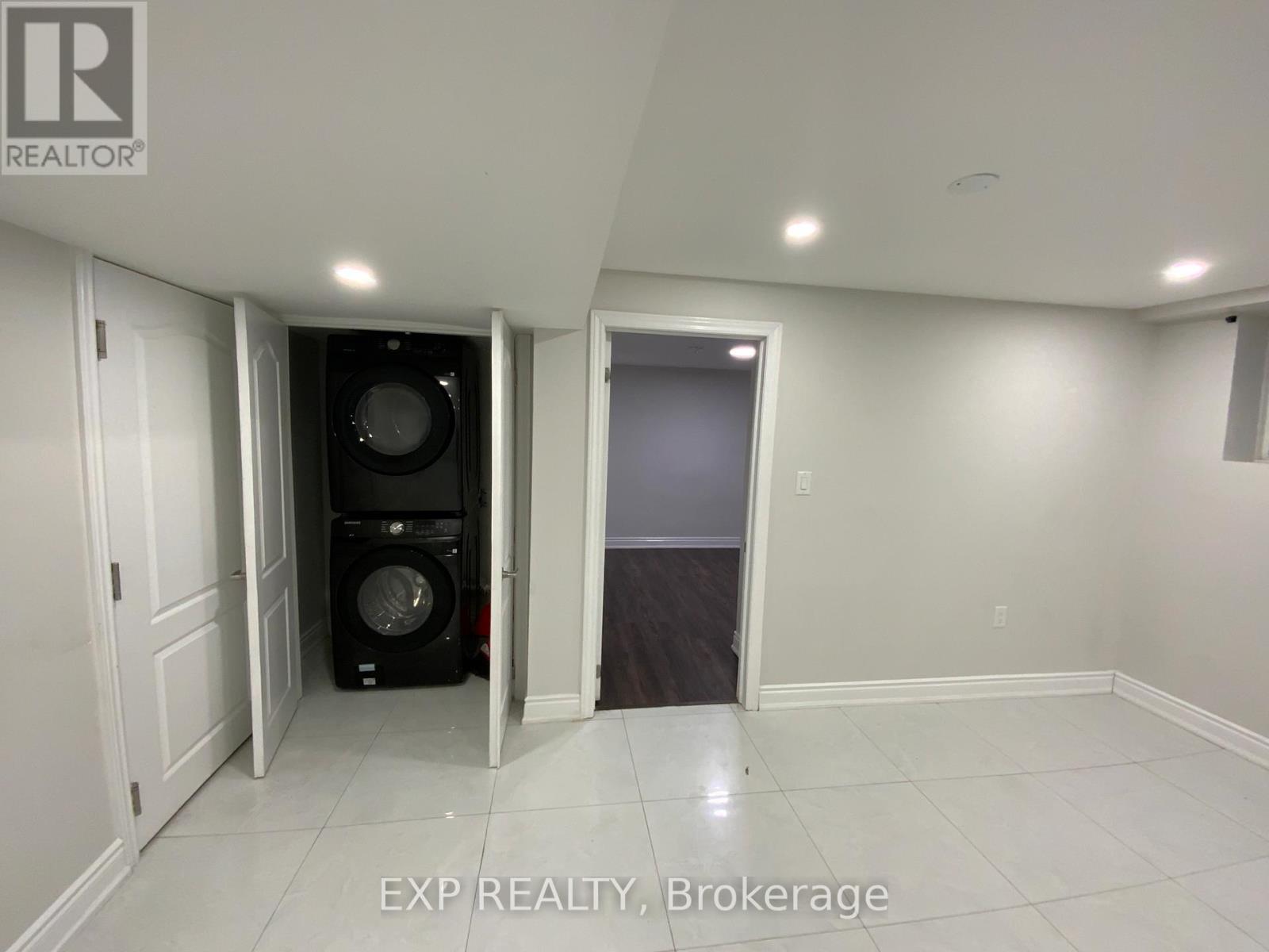 B - 923 Guinness Crescent, Ottawa, Ontario  K2C 3H2 - Photo 5 - X12831998