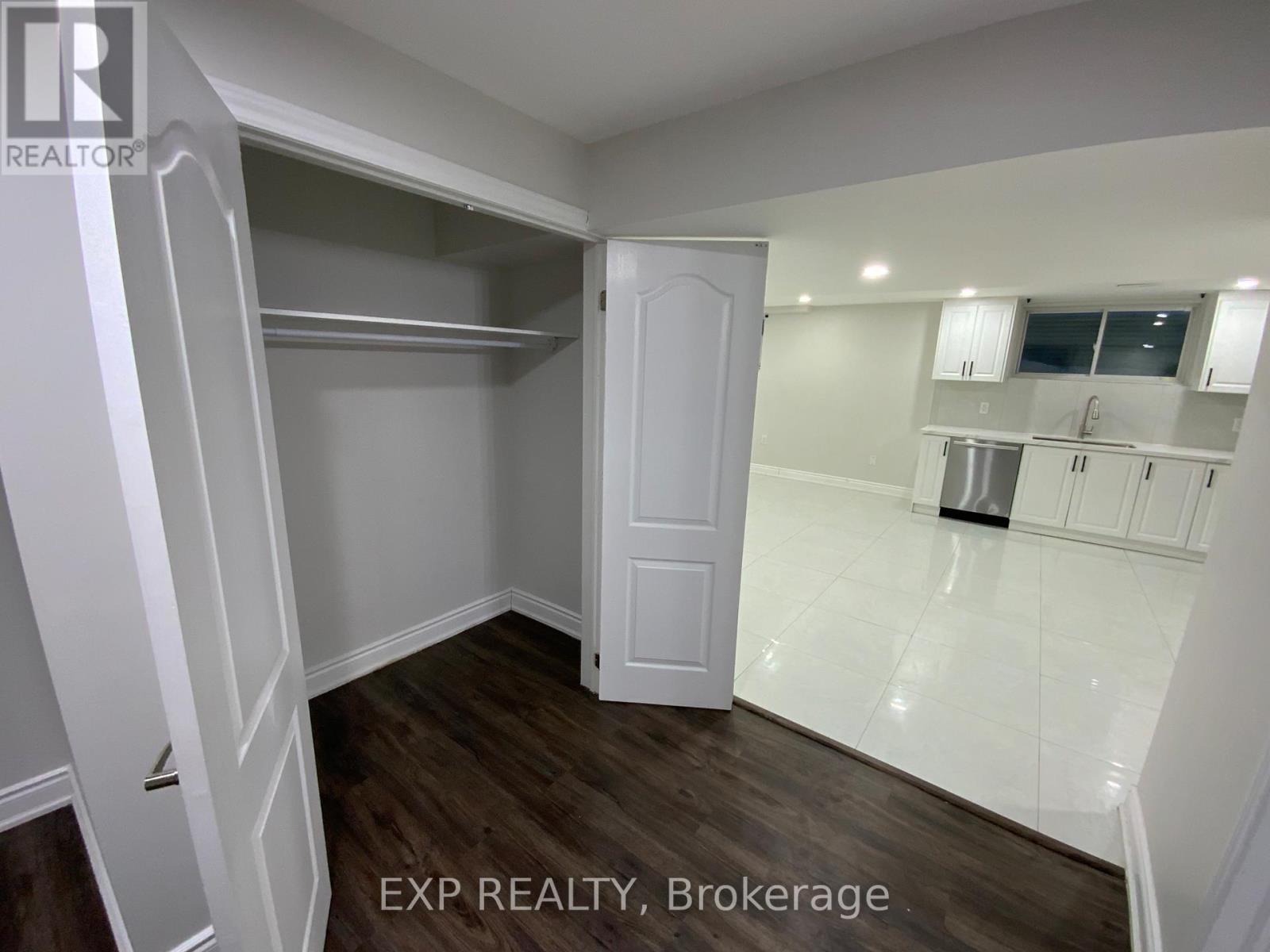 B - 923 Guinness Crescent, Ottawa, Ontario  K2C 3H2 - Photo 9 - X12831998