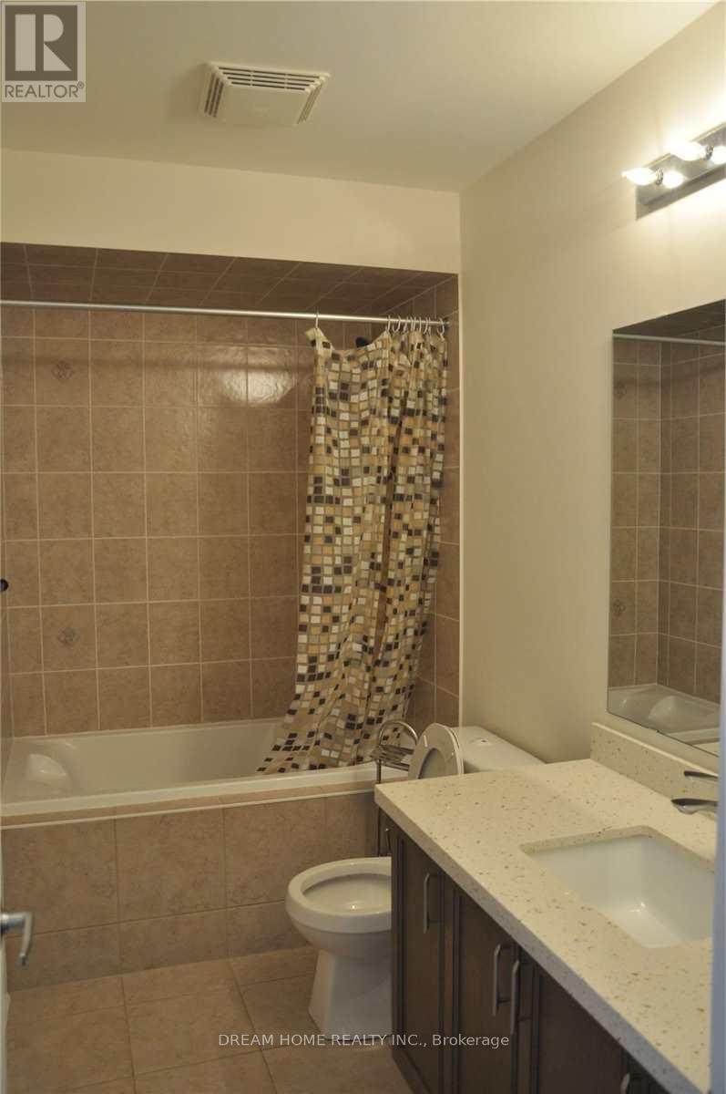 17 Philips Lake Court, Richmond Hill, Ontario  L4E 0S8 - Photo 11 - N12831978