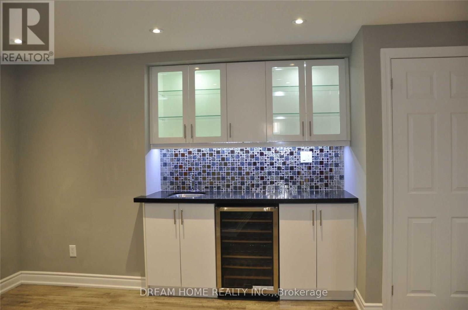 17 Philips Lake Court, Richmond Hill, Ontario  L4E 0S8 - Photo 13 - N12831978