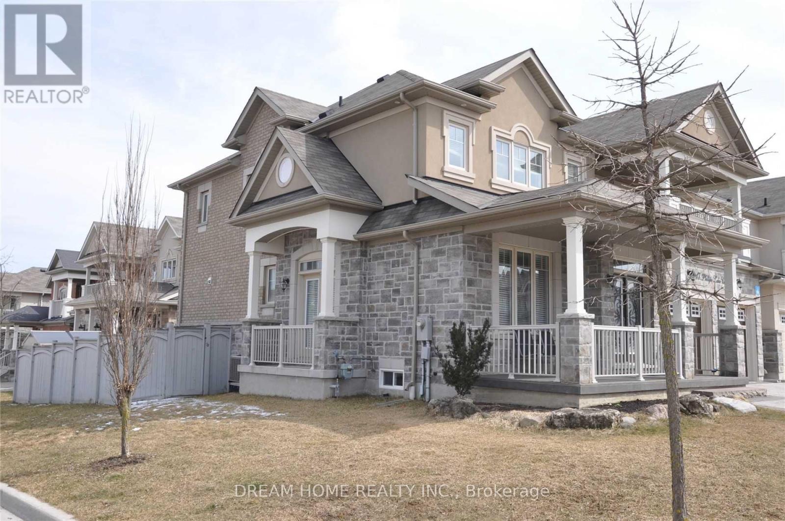 17 Philips Lake Court, Richmond Hill, Ontario  L4E 0S8 - Photo 2 - N12831978