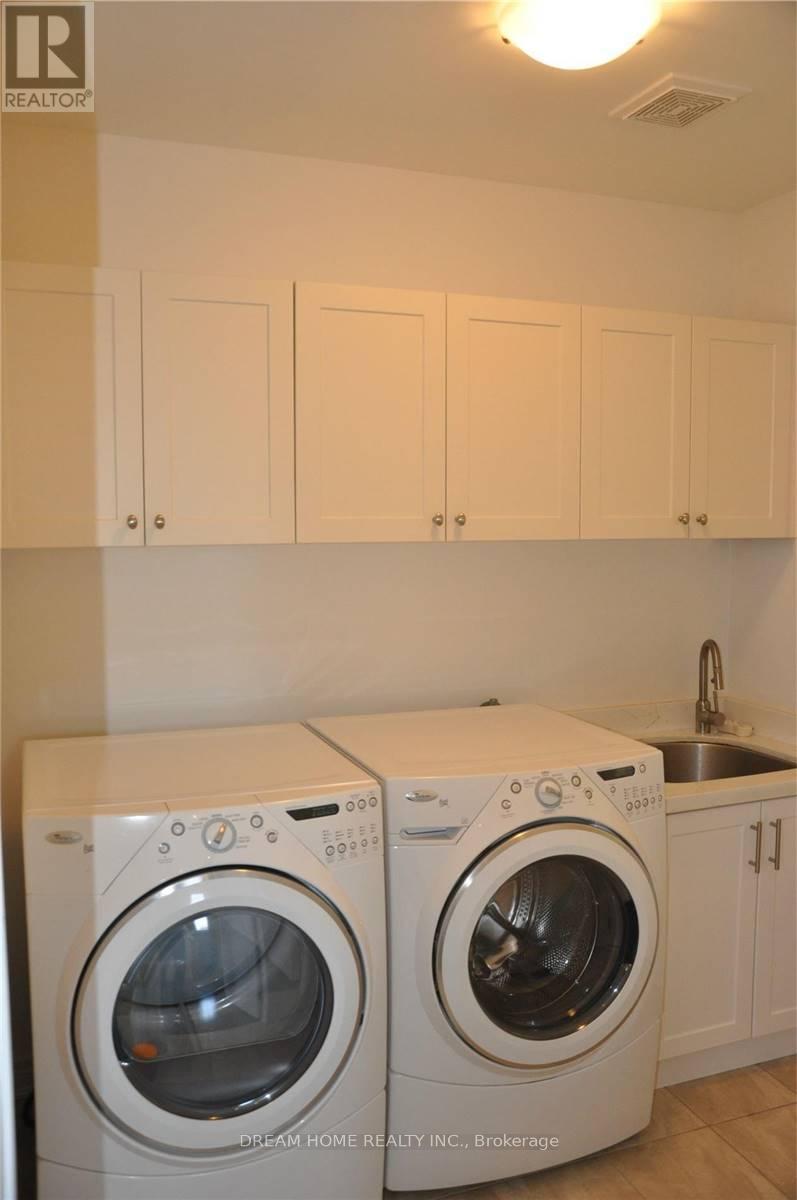 17 Philips Lake Court, Richmond Hill, Ontario  L4E 0S8 - Photo 20 - N12831978