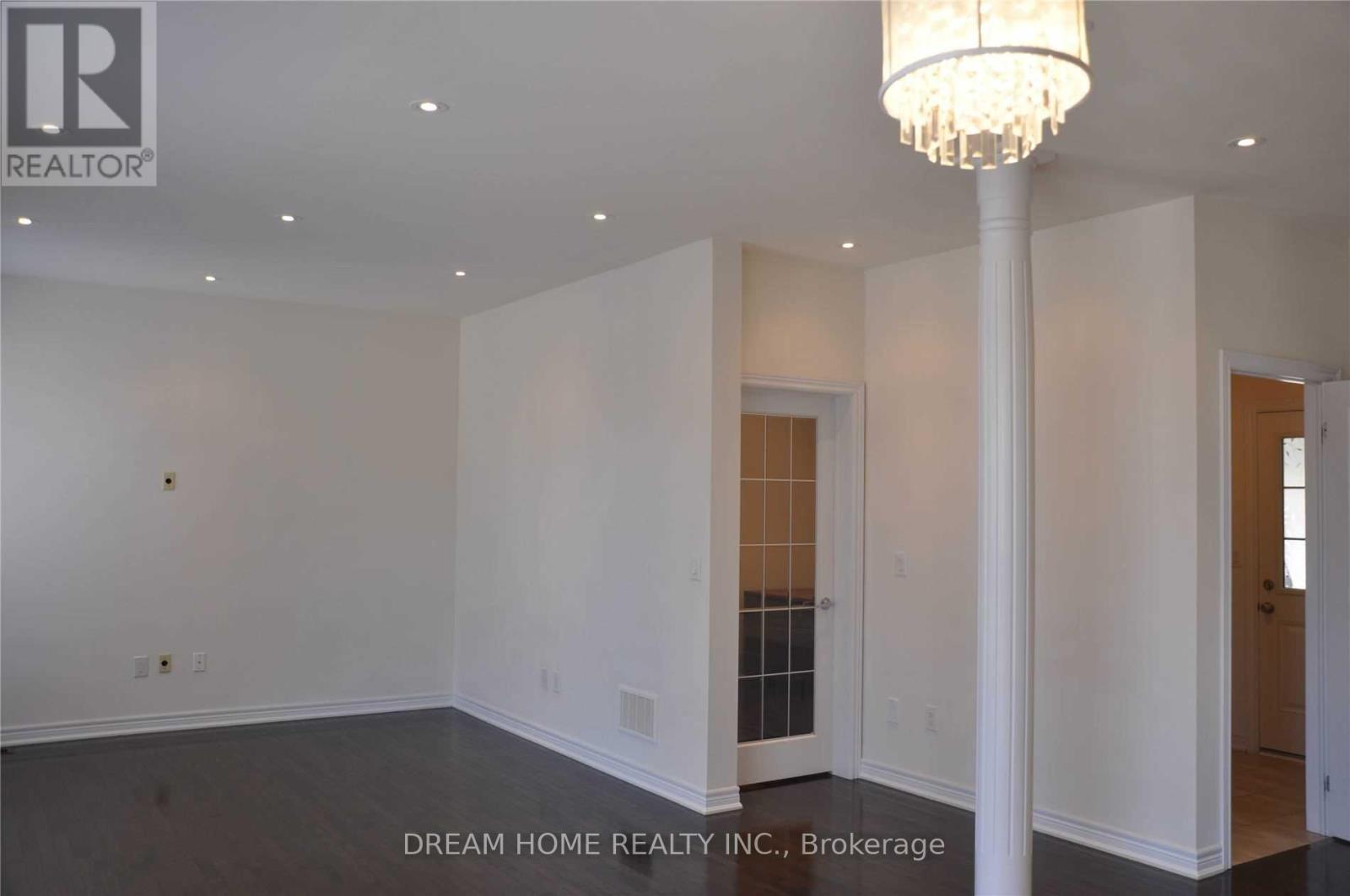 17 Philips Lake Court, Richmond Hill, Ontario  L4E 0S8 - Photo 5 - N12831978