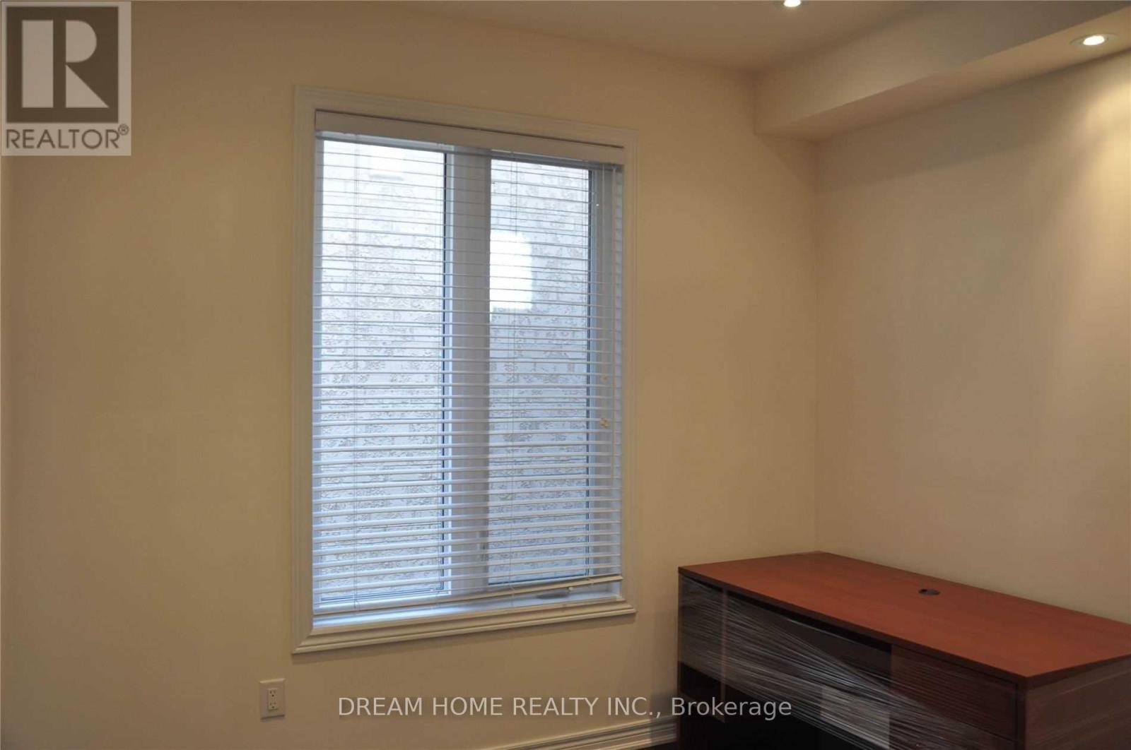 17 Philips Lake Court, Richmond Hill, Ontario  L4E 0S8 - Photo 6 - N12831978