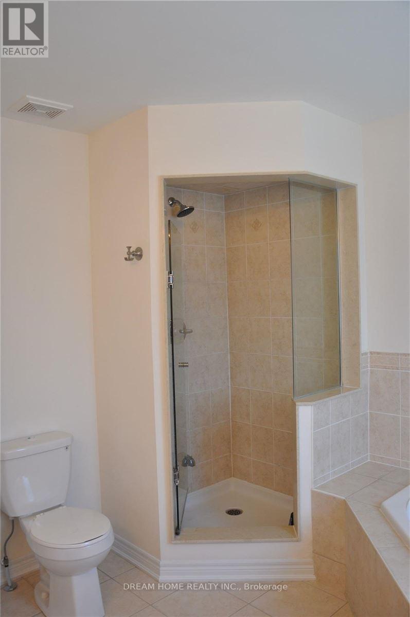 17 Philips Lake Court, Richmond Hill, Ontario  L4E 0S8 - Photo 9 - N12831978